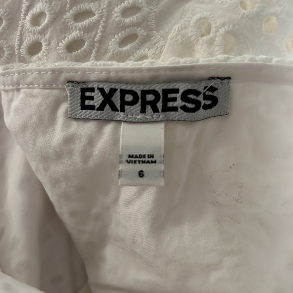 White Romper with Pockets - Picture 3 of 3